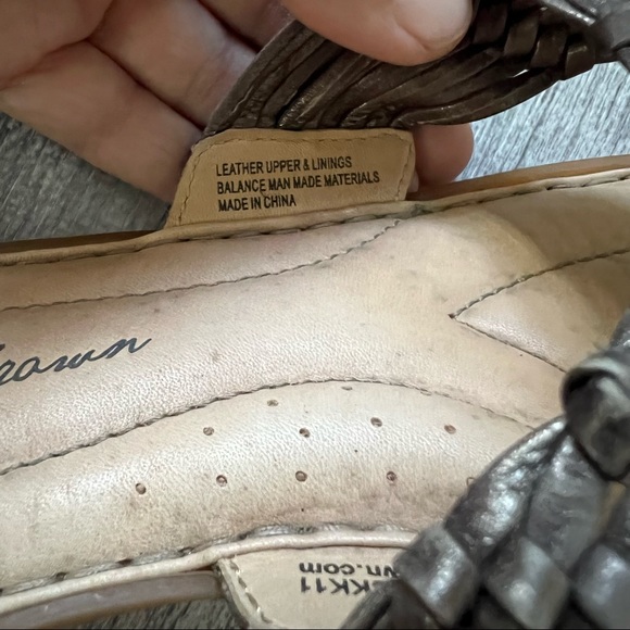 Born Crown woven leather flip flops. Sz 7 - Picture 8 of 8